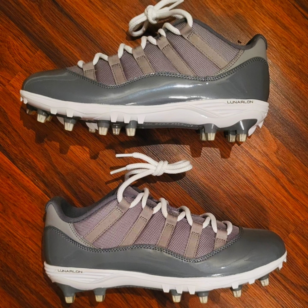 Deadstock Jordan 11 XI Cool Gray Football cleats